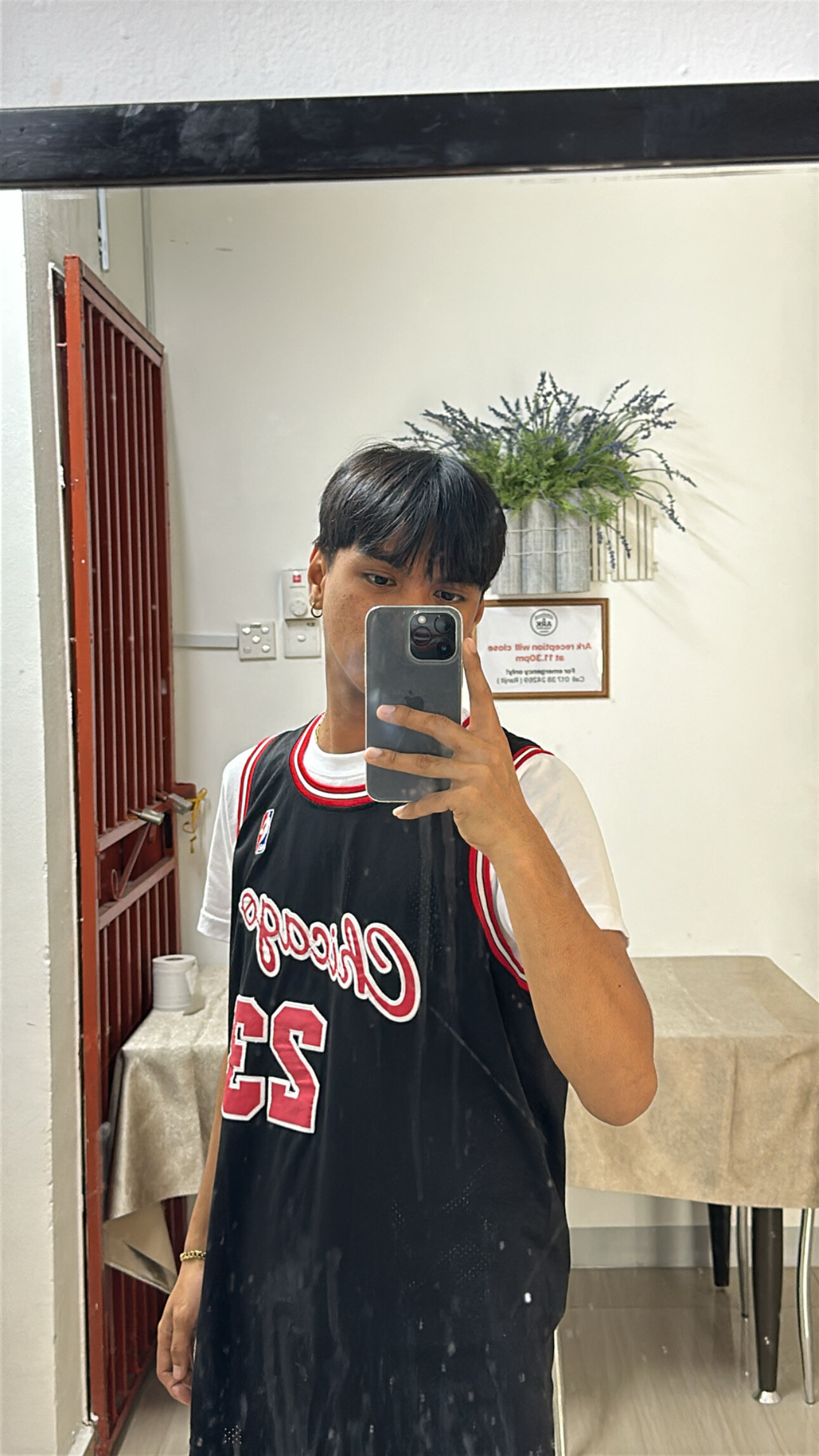 mrholy17034