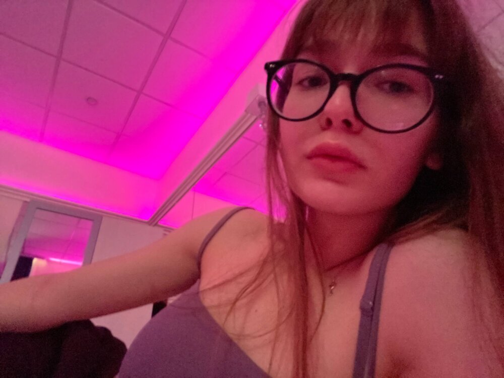 stripchat mykittysaymeow