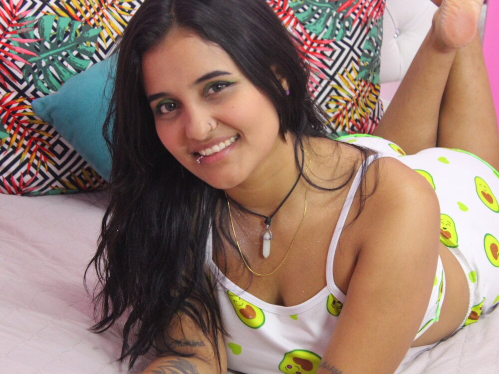 Sara_Landryx's Offline XXX Chat