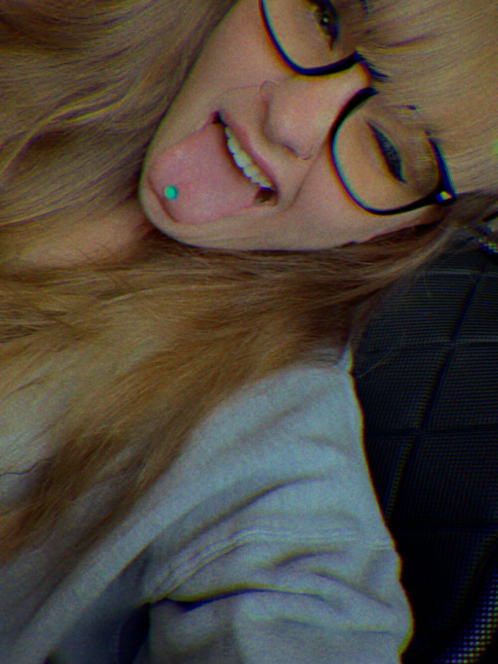 p0undmeharder Chat XXX Ngoại tuyến