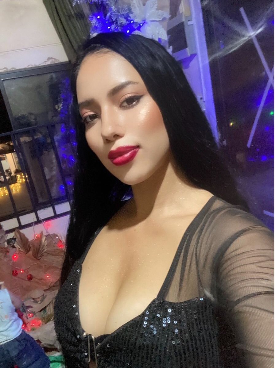 stripchat _arielgold4k_ webcam profile pic via watchgirlcam.com