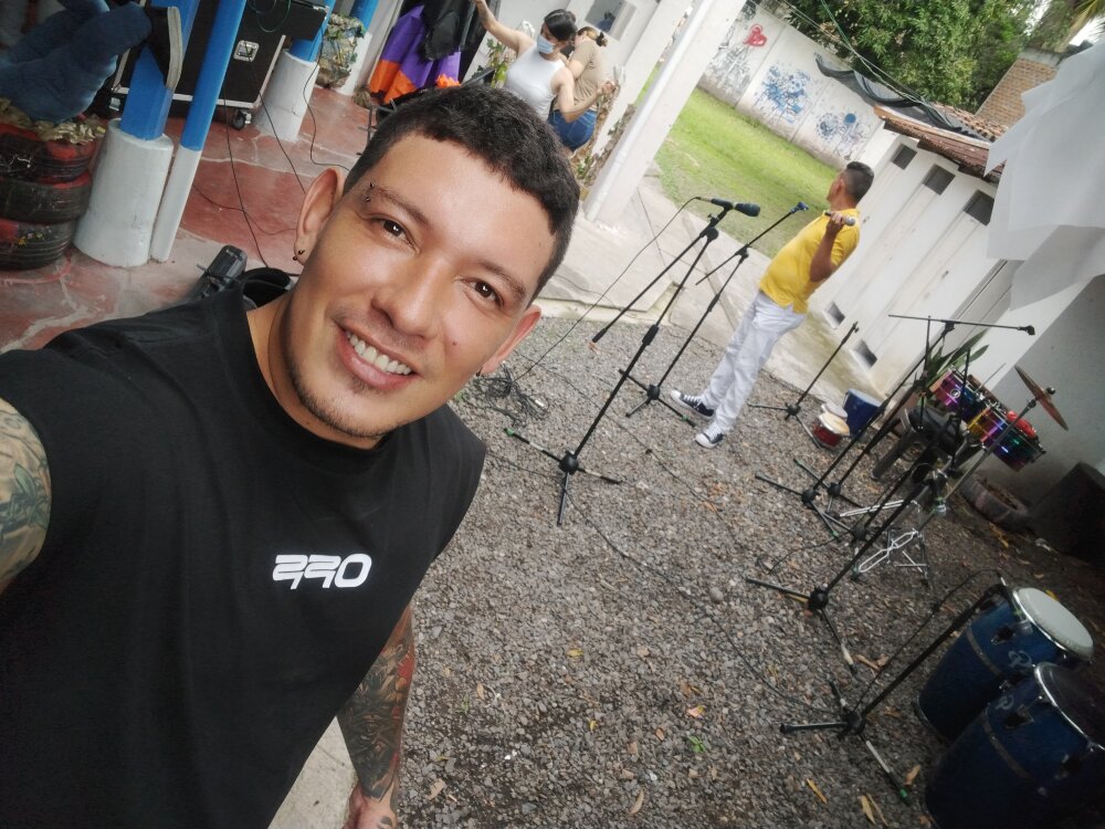 andimedina33 from stripchat