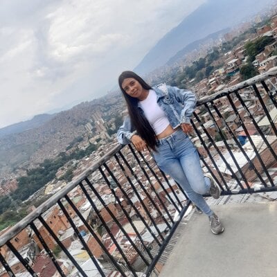 Stefany_sexxx Female Cheapprivateslatin Online Webcam Striptease