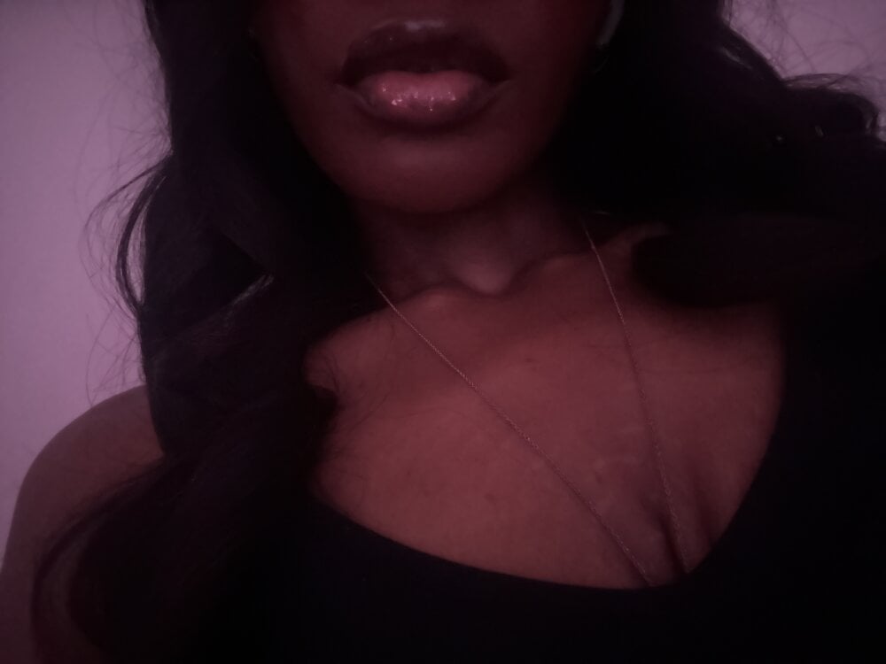 sleekcams.com rosetwat livesex profile in private-in-your-deep-thoughs cams