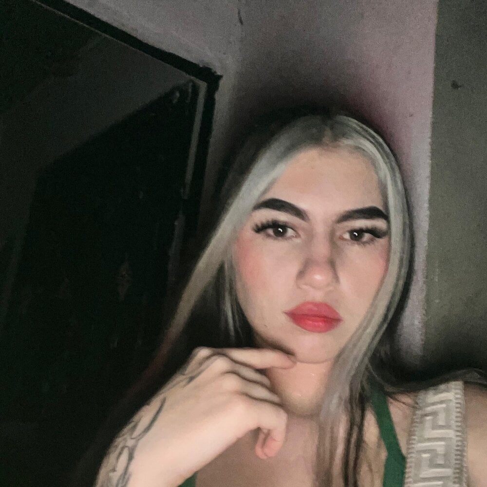 TaliaSheriff live cam model at StripChat