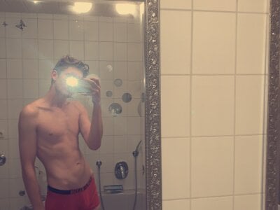 XLBln23 - Stripchat Boy 