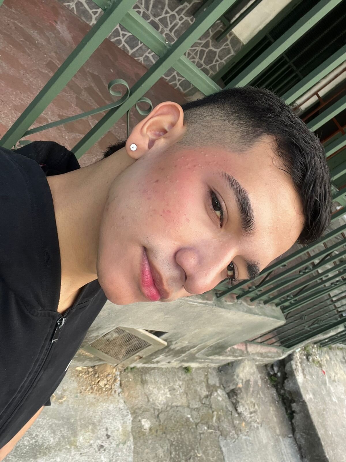 Aron_walker