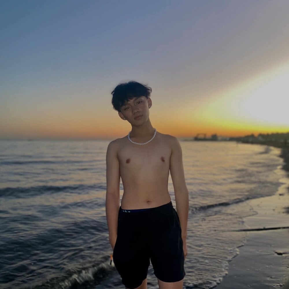 urasiantwinkbigcock profile