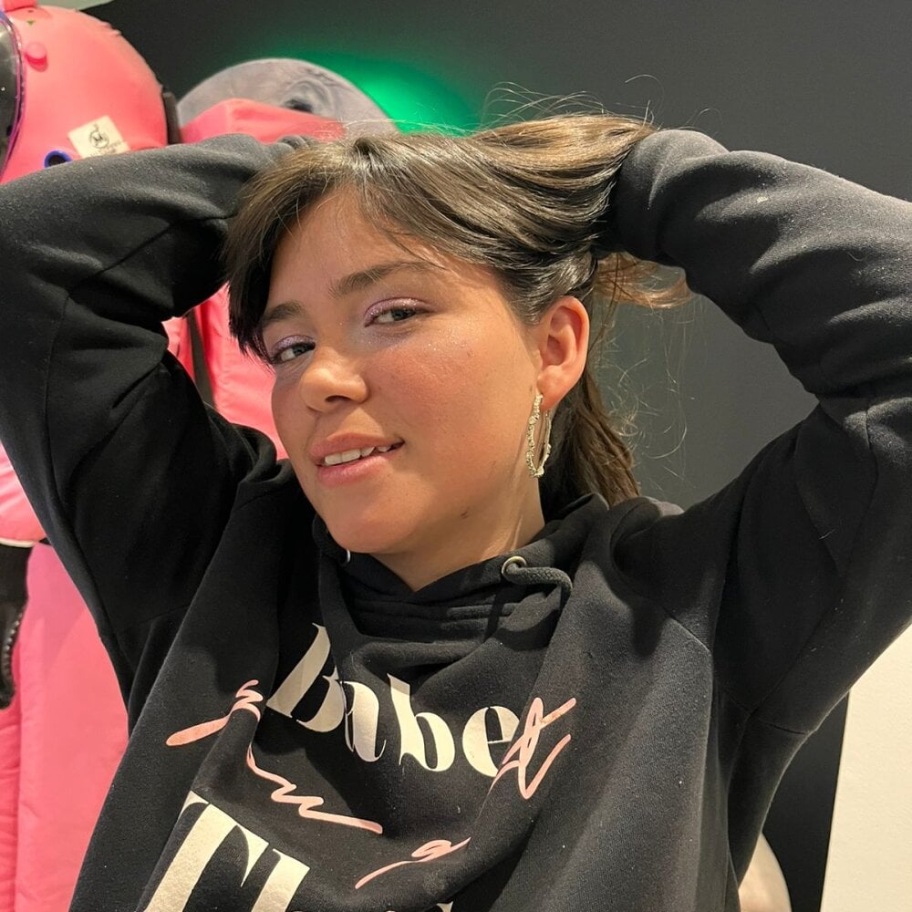 Mysti_hall主播：免费直播性爱表演和聊天 | Stripchat