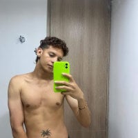 tylernova's webcam live show