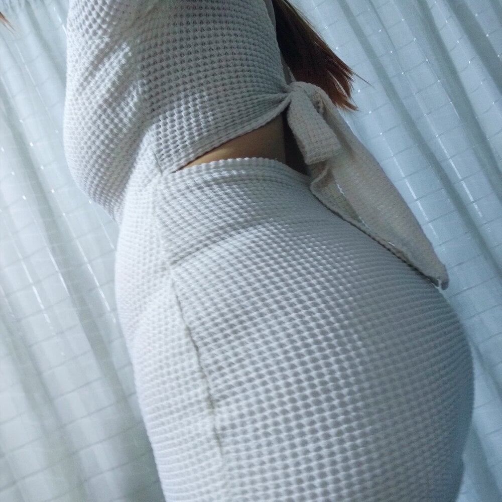 stripchat victory-jet-rain webcam profile pic via sexcam-girls.com