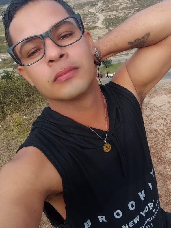 reyes_89 from stripchat