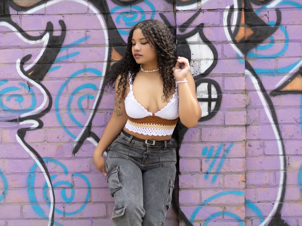 Live sex webcam photo for KittyBrookex #290263042