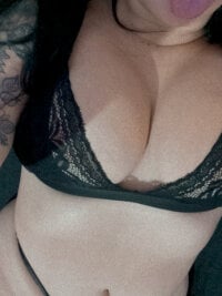 Watch LuannaDantas's Live Sex Show