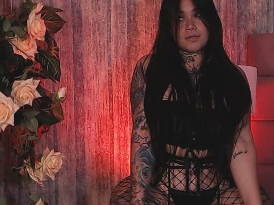 rudecam.live nikkyevanz livesex profile in curvy cams