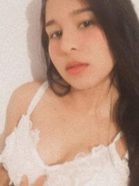 chubby_latina's Offline Chat Room