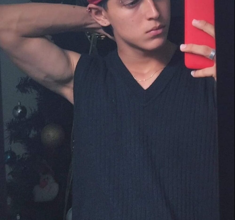 Dylan_Brown15CM profile