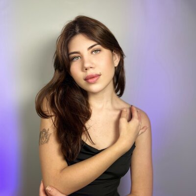 lorettabayles from stripchat