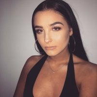 Brunette-Baby's Offline Chat Room