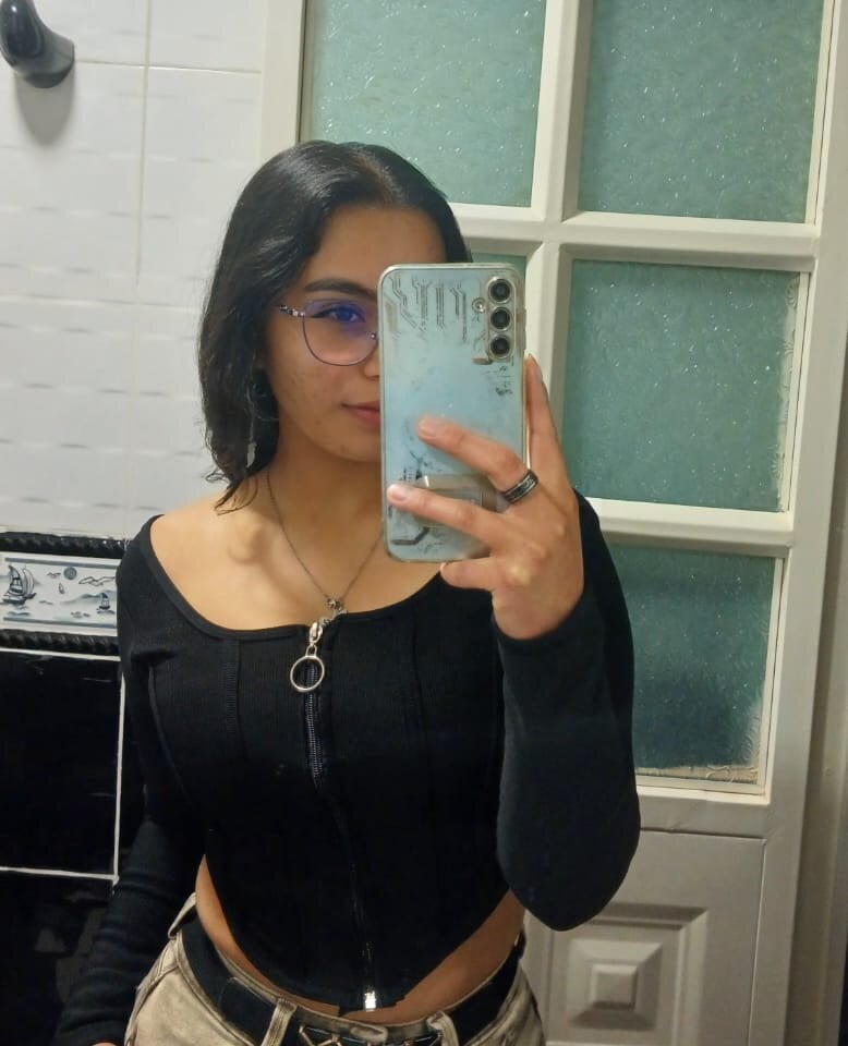 iris_and_damian's Offline XXX Chat