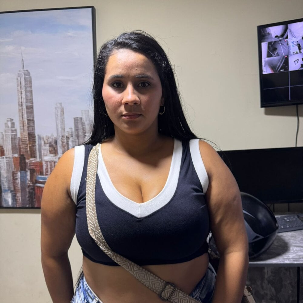 _rosariio_ from stripchat