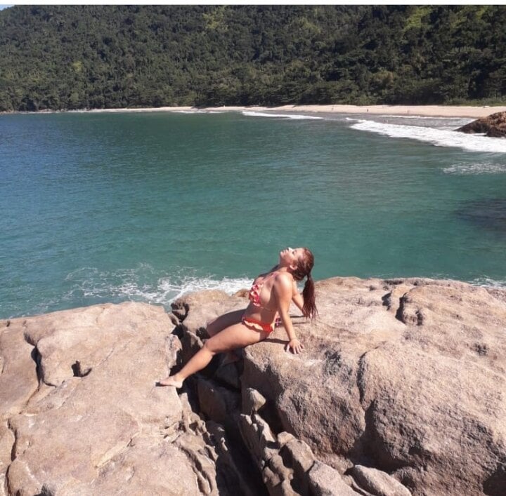 Live sex webcam photo for Alaninha01 #290003091