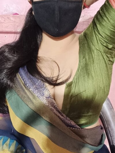 Sexy_Tiya
