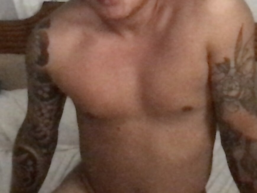 vvvvvvcvc's Offline XXX Chat