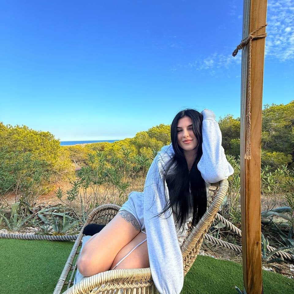 free6cams.com itsclarahart livesex profile in kingdom cams