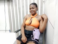 coral_saenz's Offline Chat Room