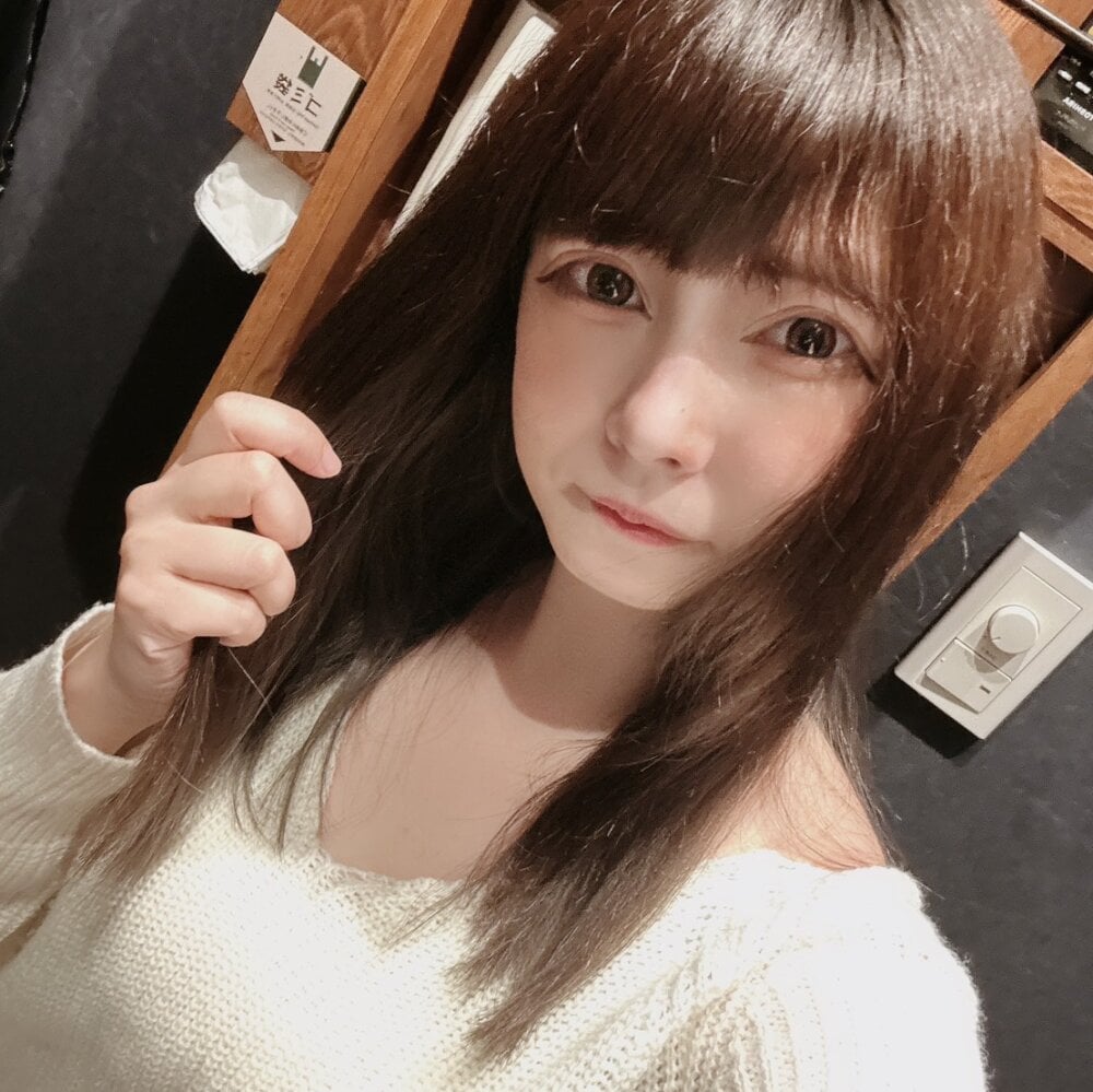 AKANE_12 live cam model at StripChat