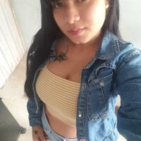Lena_Bakerr's Offline Chat Room