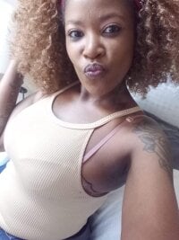Offline chatovací místnost juicydrippingbabe