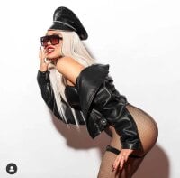 yami_lee's Offline Chat Room