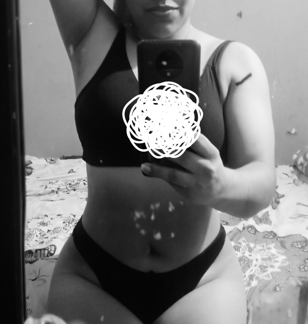 Watch zairabreze live on cam on StripChat