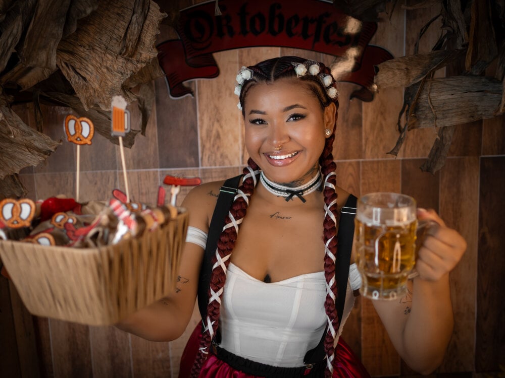 Live sex webcam photo for Kataleya_17 #290048792