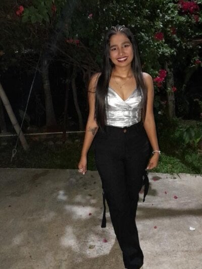Latingirl_Jm - colombian petite