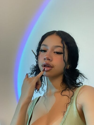 _hazzel from stripchat