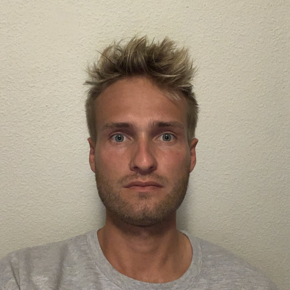 sub-blond from stripchat