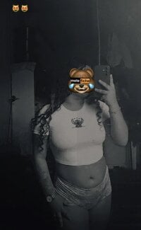 morena_Cacheada_'s Offline Chat Room
