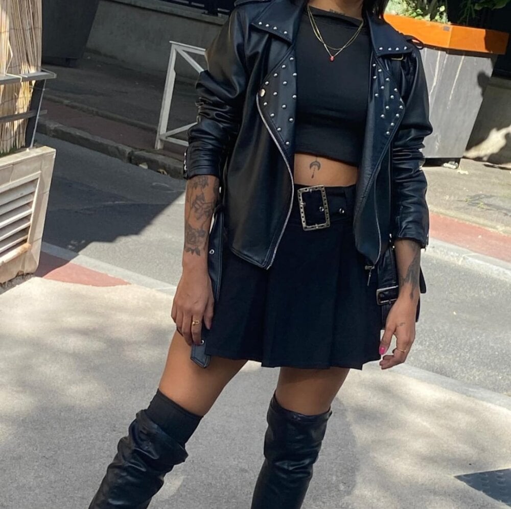 vale_petite_ profile