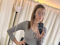 CaitJones' Offline XXX Chat