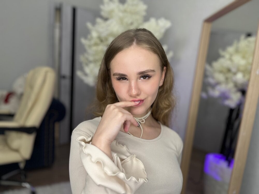 HazelWinlive