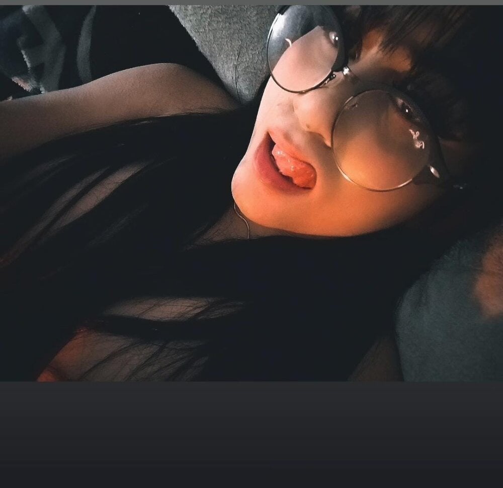 onaircams.com emma_collins1 livesex profile in english cams