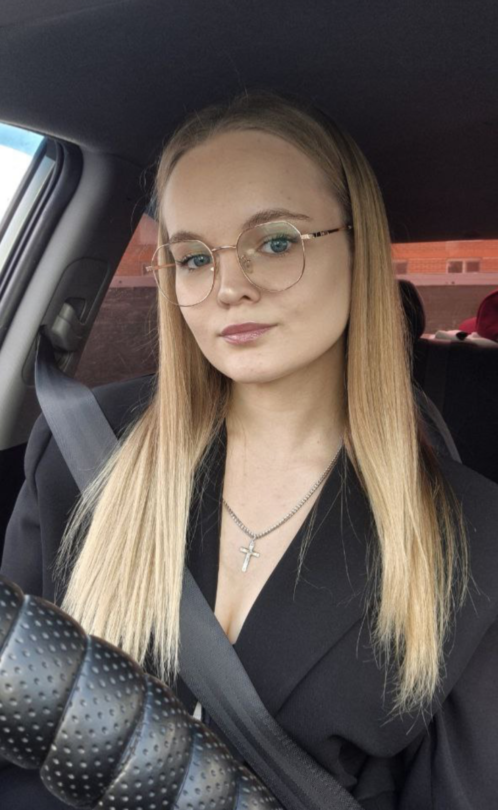 elivecams.com margoblonde livesex profile in blond-hair cams