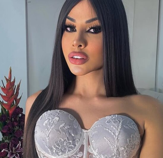 sarazf from stripchat