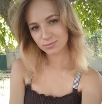 Wonder_Bella's Offline Chat Room