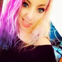 Juicyxo314's Offline Chat Room