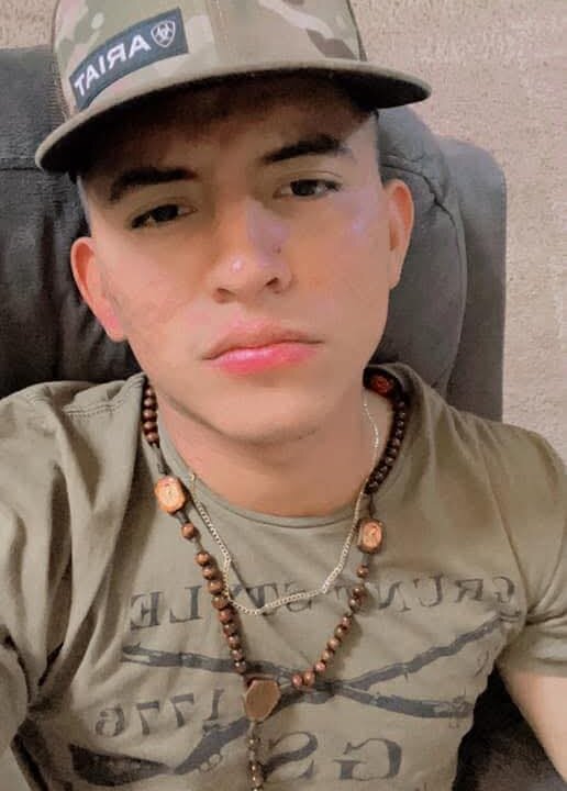 Carlos200128's Offline XXX Chat