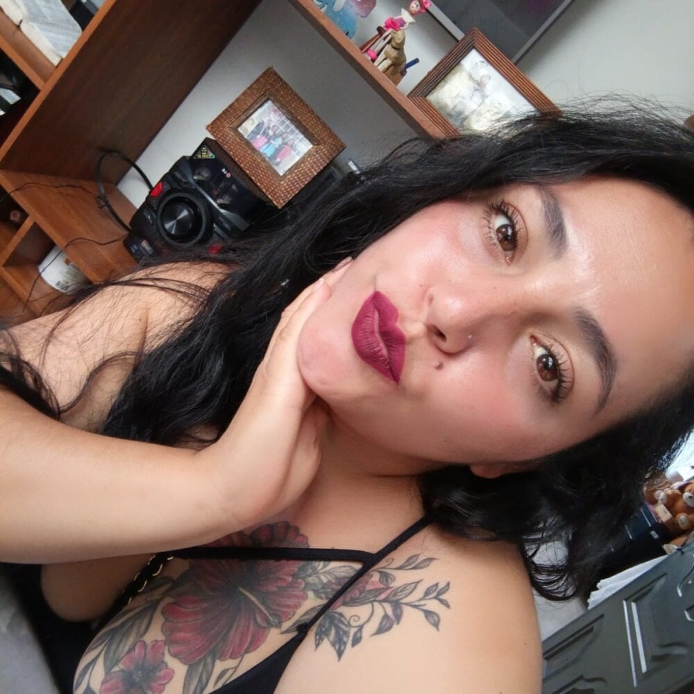jazmin_blowjob's Offline XXX Chat